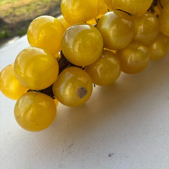 Vintage Grapes Yellow Gold Large Beads Wood Folk Art Funky MCM Grandma Cottage - Picture 5 of 9